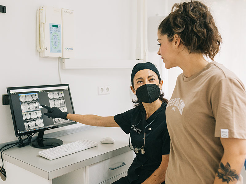 Periodoncia dental | Clínica dental de Ana Ortolá en Oliva